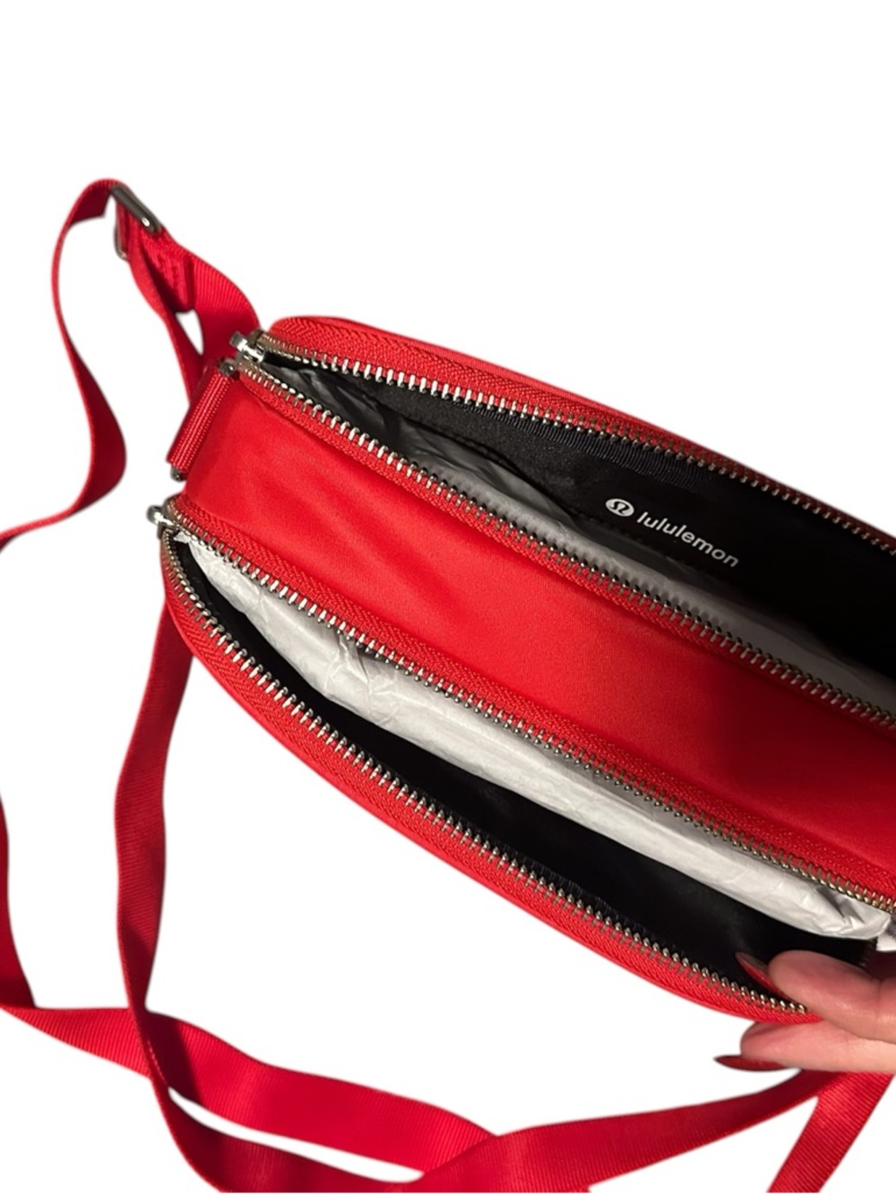 lululemon Crossbody Camera Bag 2L in TRUE RED New W/Tags!! - Picture 9 of 12